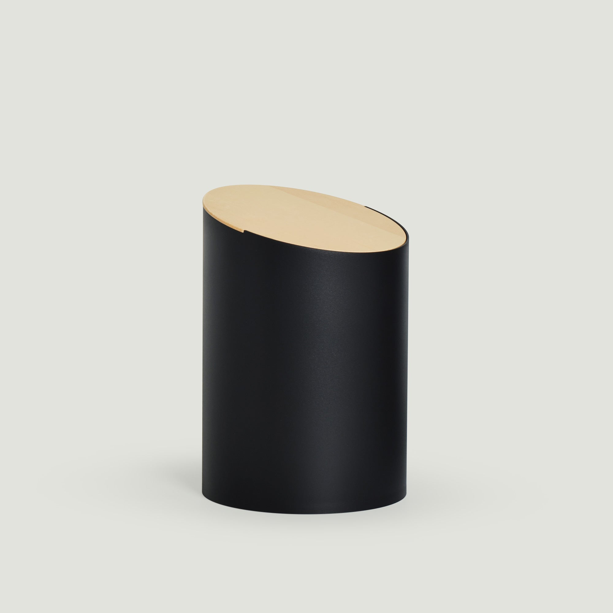 SWING BIN | ミニマルで、最も美しいスイング式ゴミ箱 [MOHEIM]