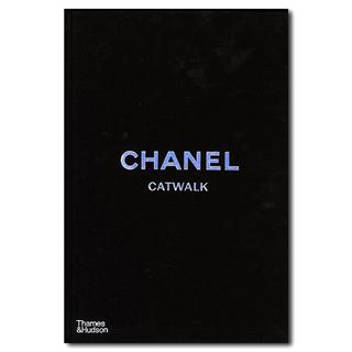 Chanel Catwalk シャネル全コレクションを収録した初の書籍 Patrick