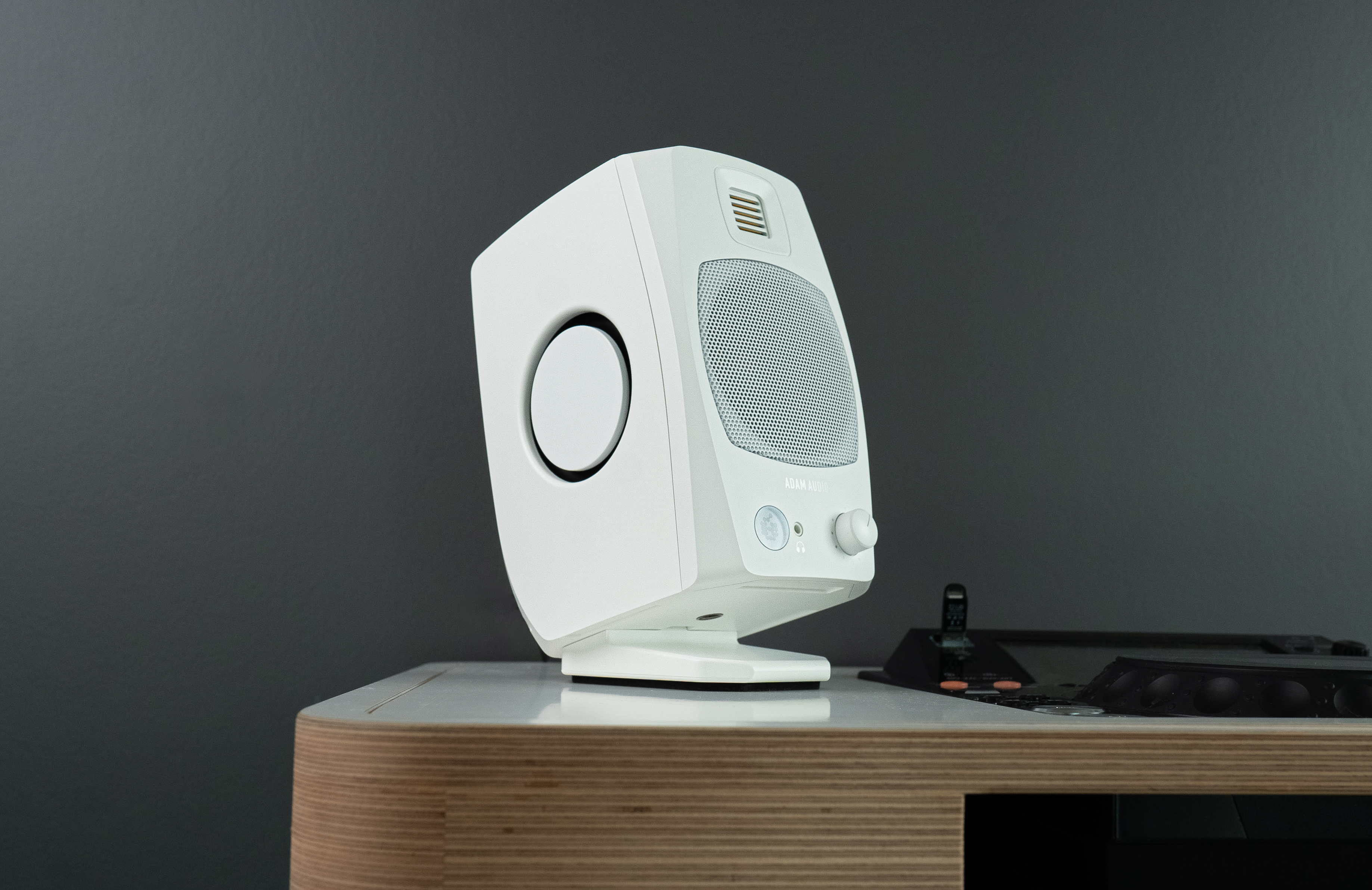 WAJ STORE / ADAM Audio D3V White - モニタースピーカー（ペア） ※お