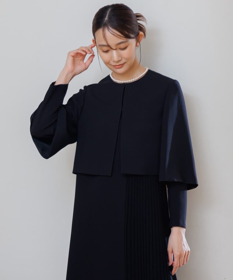INDIVI【洗える】ベルスリーブケープジャケット【喪服・礼服・ブラック