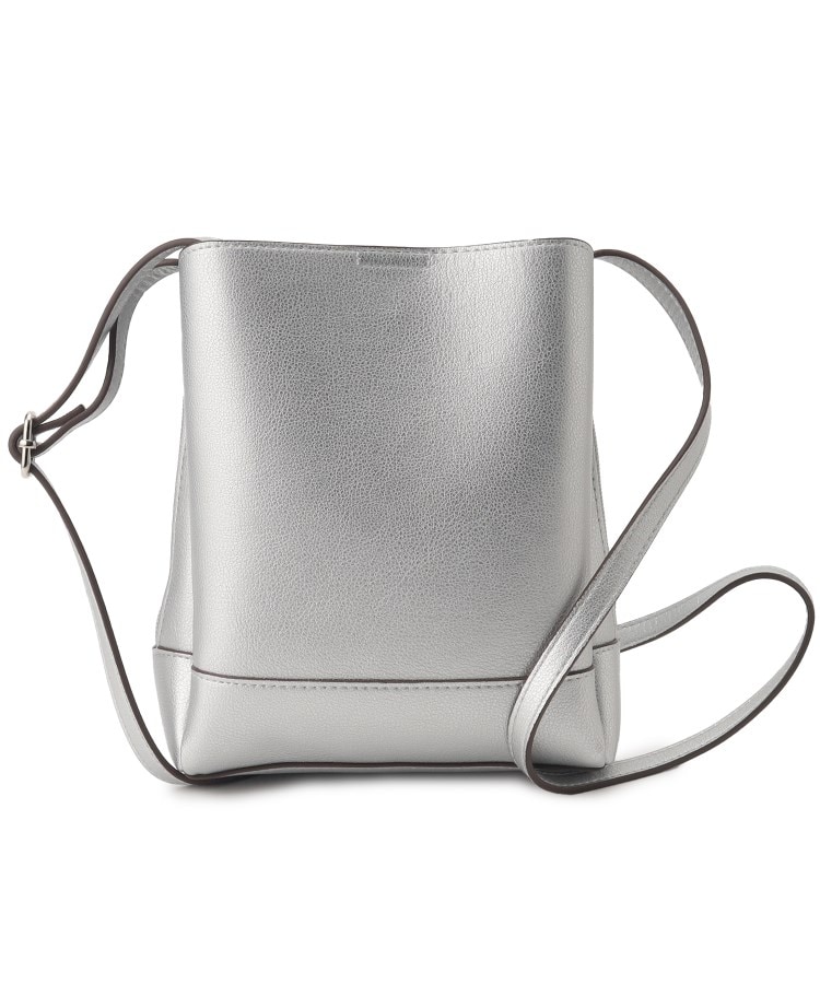 軽量/大人カジュアル】 ふわっと軽い三層ショルダーバッグ（ショルダー