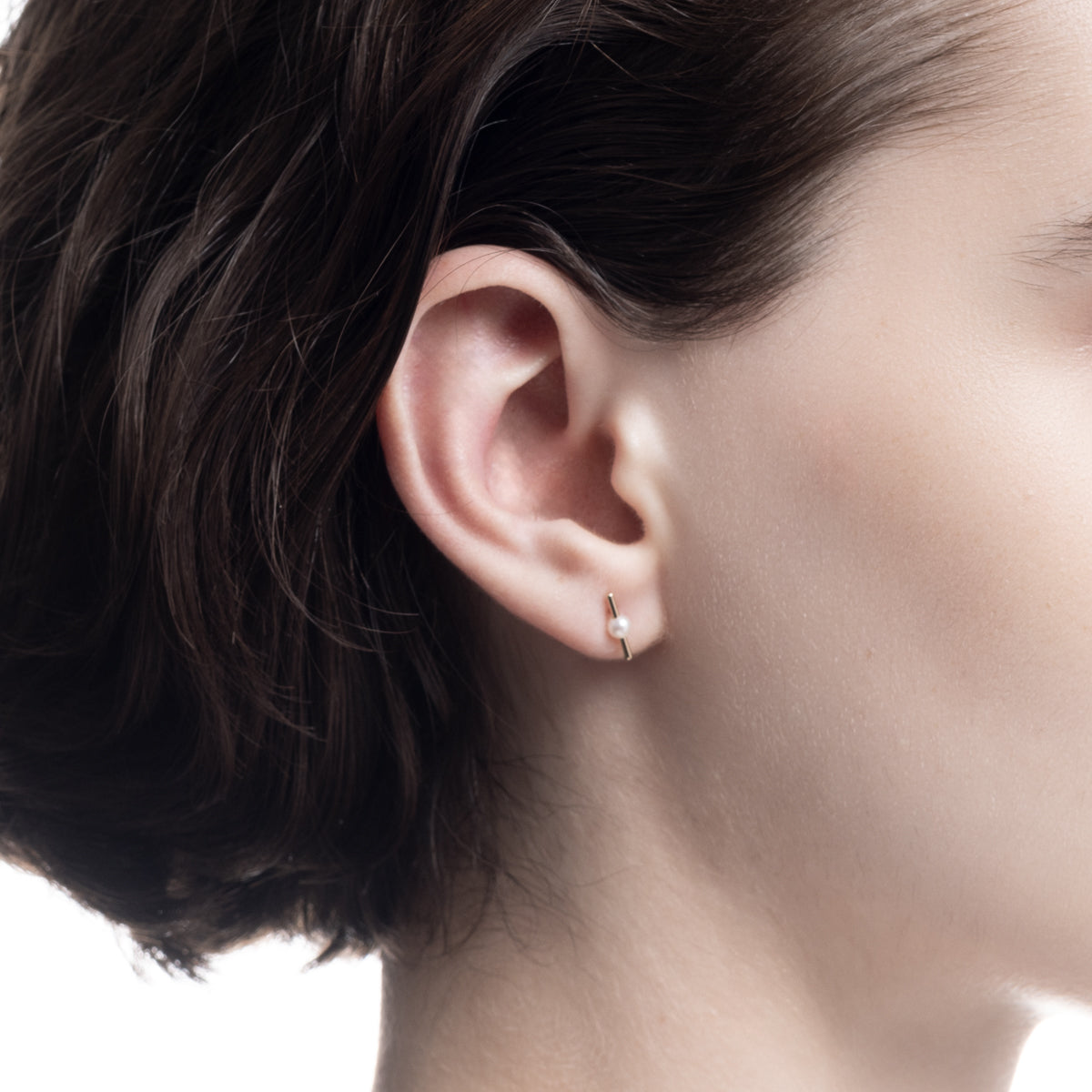 ALL ABOUT BASICS モスキート ダイヤモンド バー ピアス