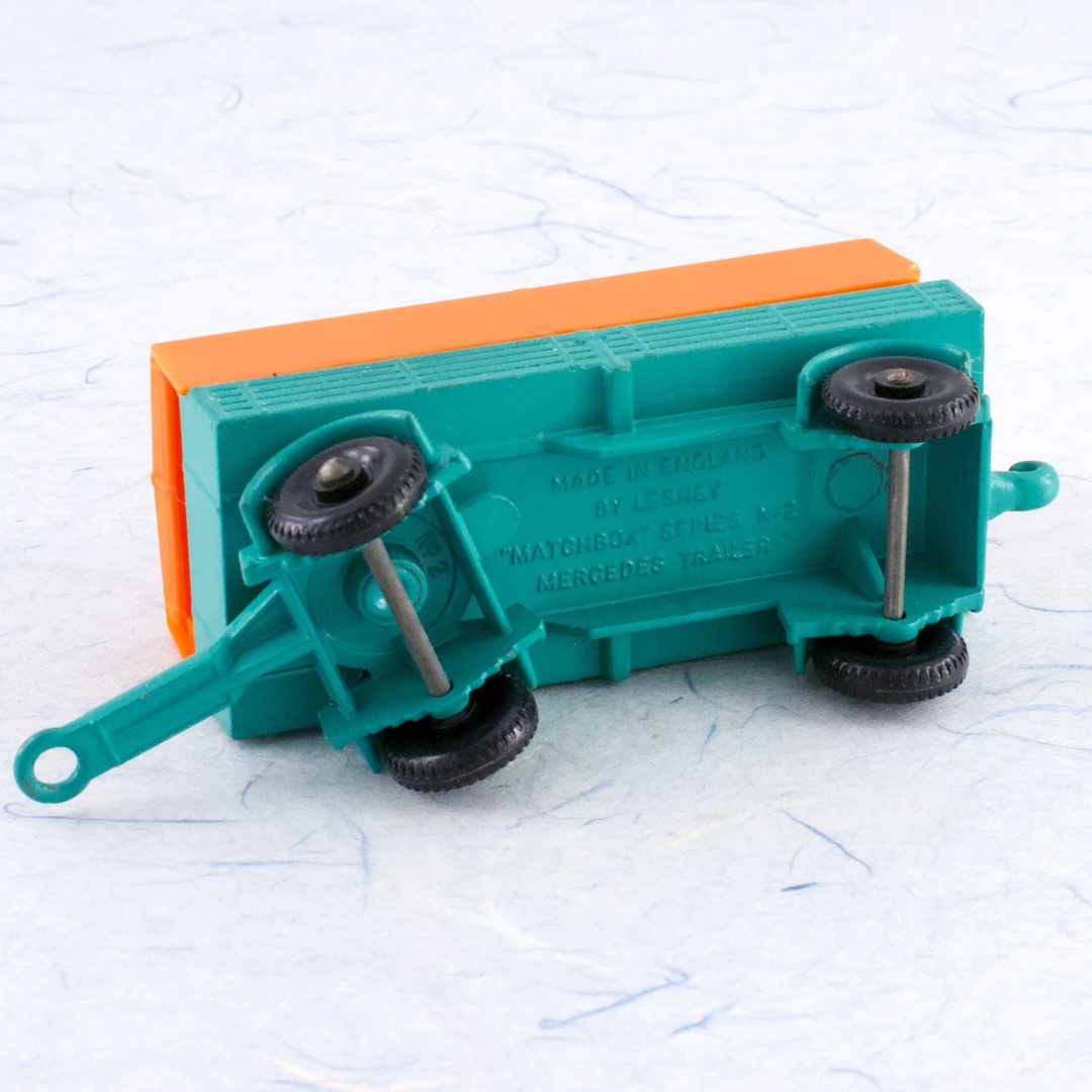 ミニカー イギリス マッチボックス（matchbox） メルセデス トレーラー