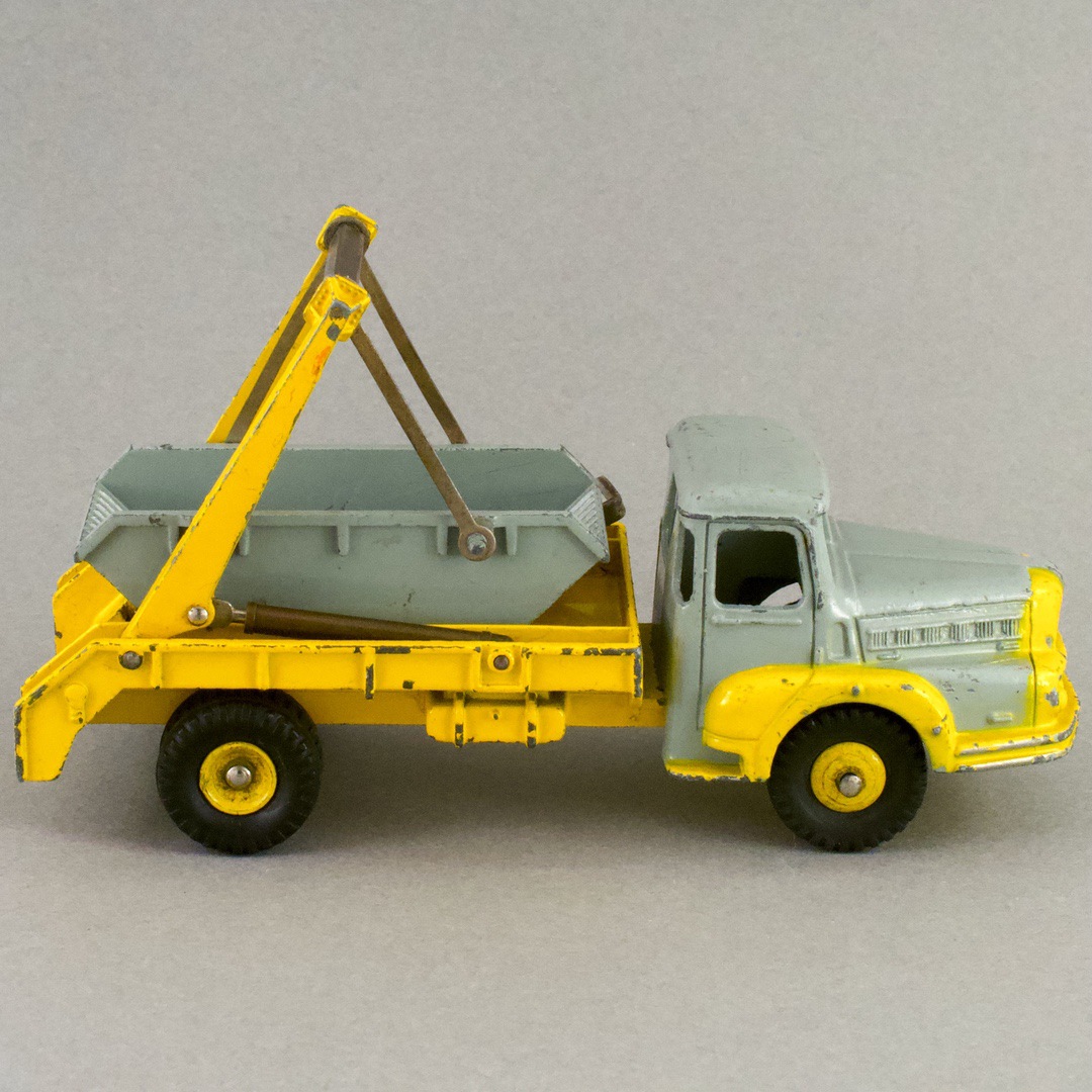 イギリス ディンキー トイズ（DINKY TOYS） ユニック MULTIBENNE UNIC