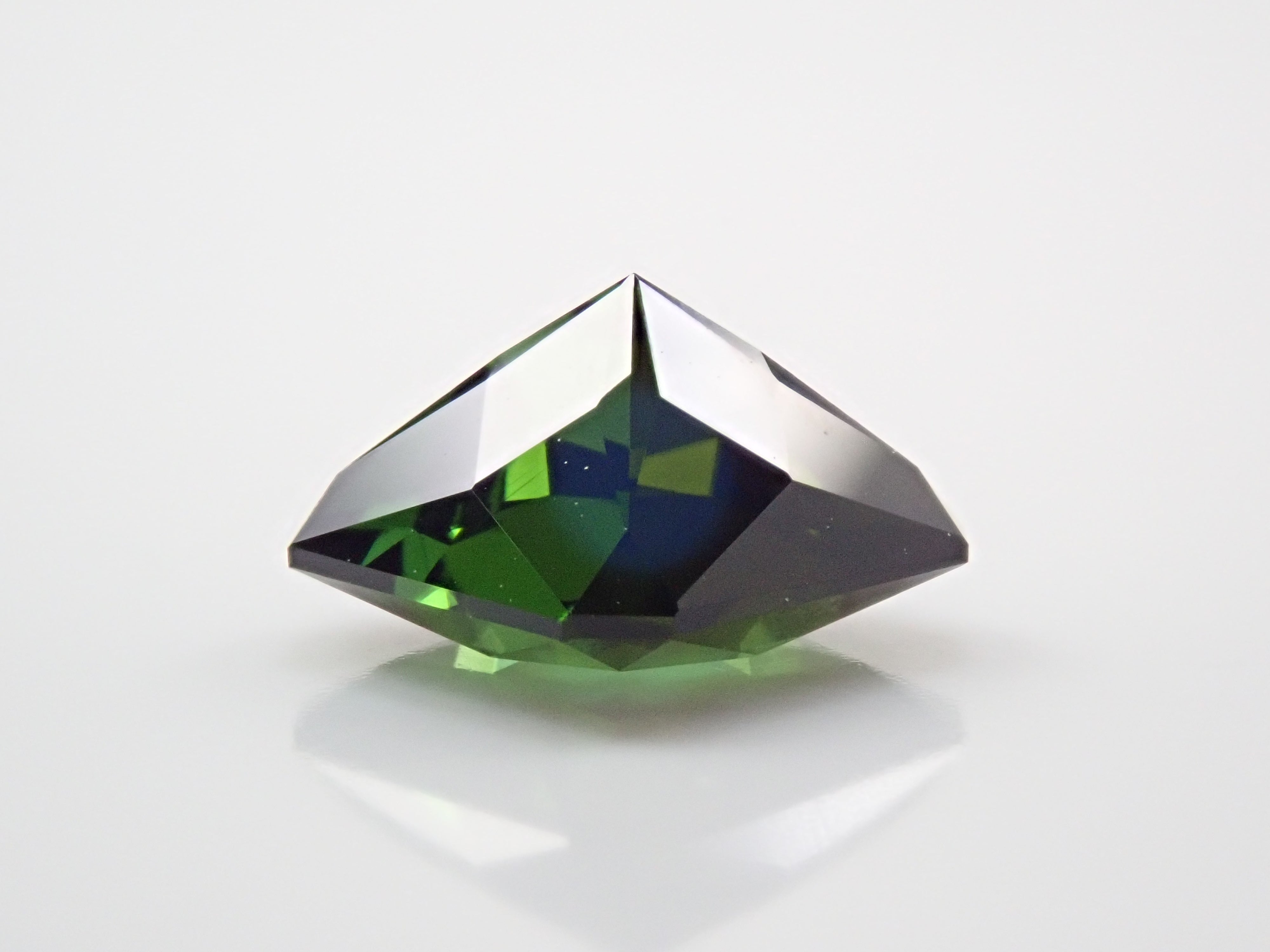 2/20 22時販売】ブラジル産グリーントルマリン 2.144ctルース