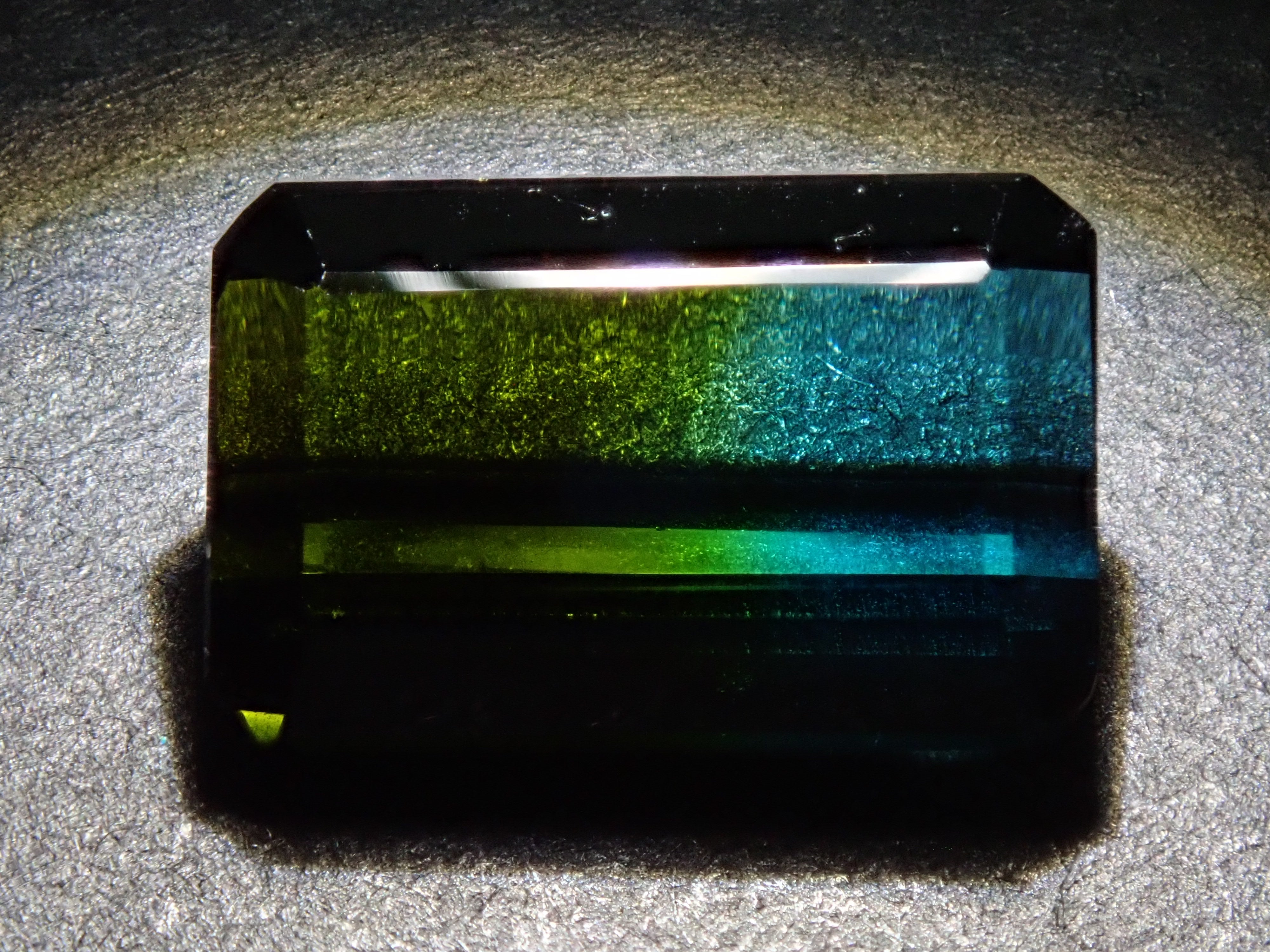 ブラジル産バイカラートルマリン 4.554ctルース 日独鑑