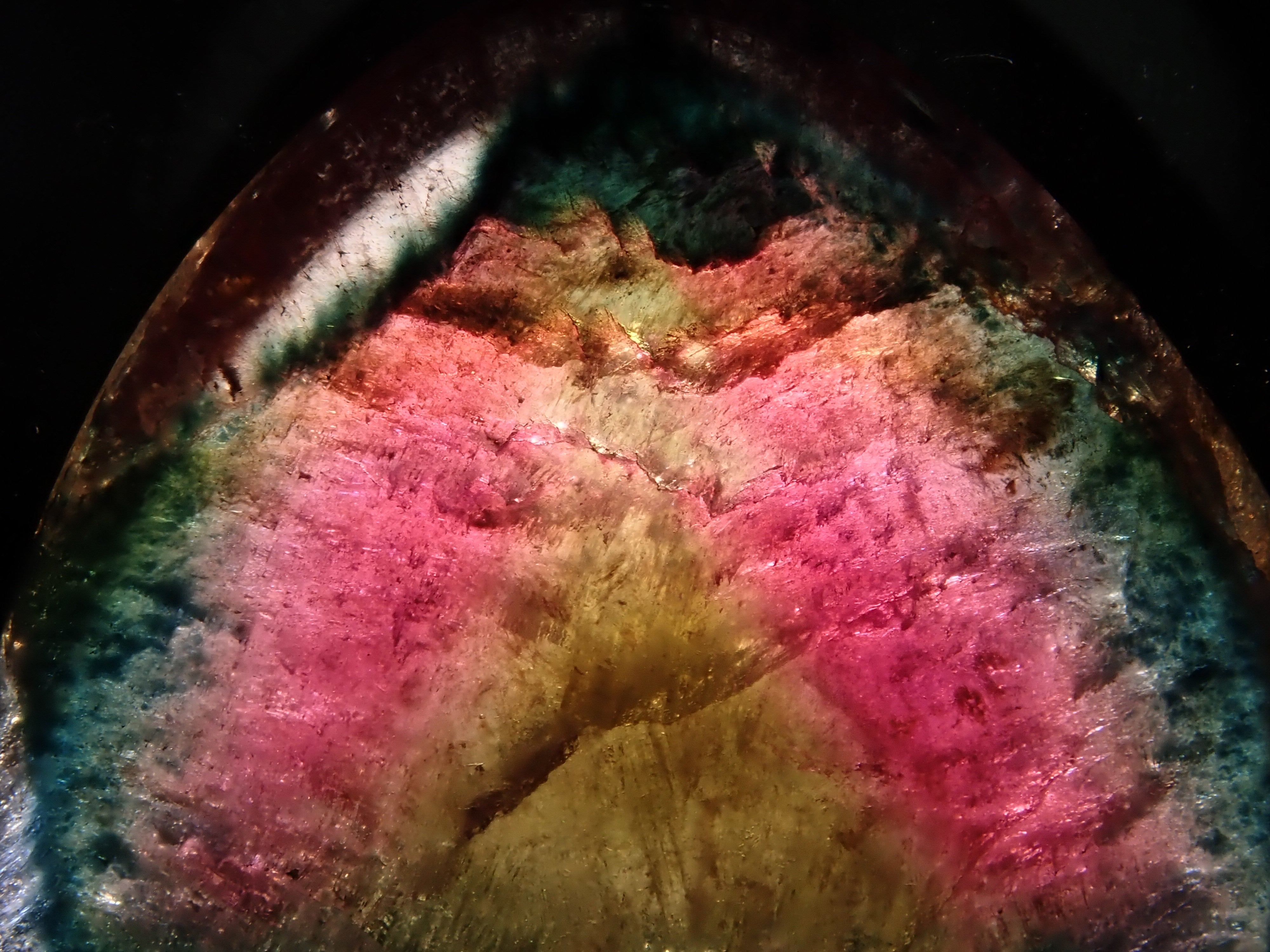 ブラジル産ウォーターメロントルマリン 14.780ctルース （バイアカラー