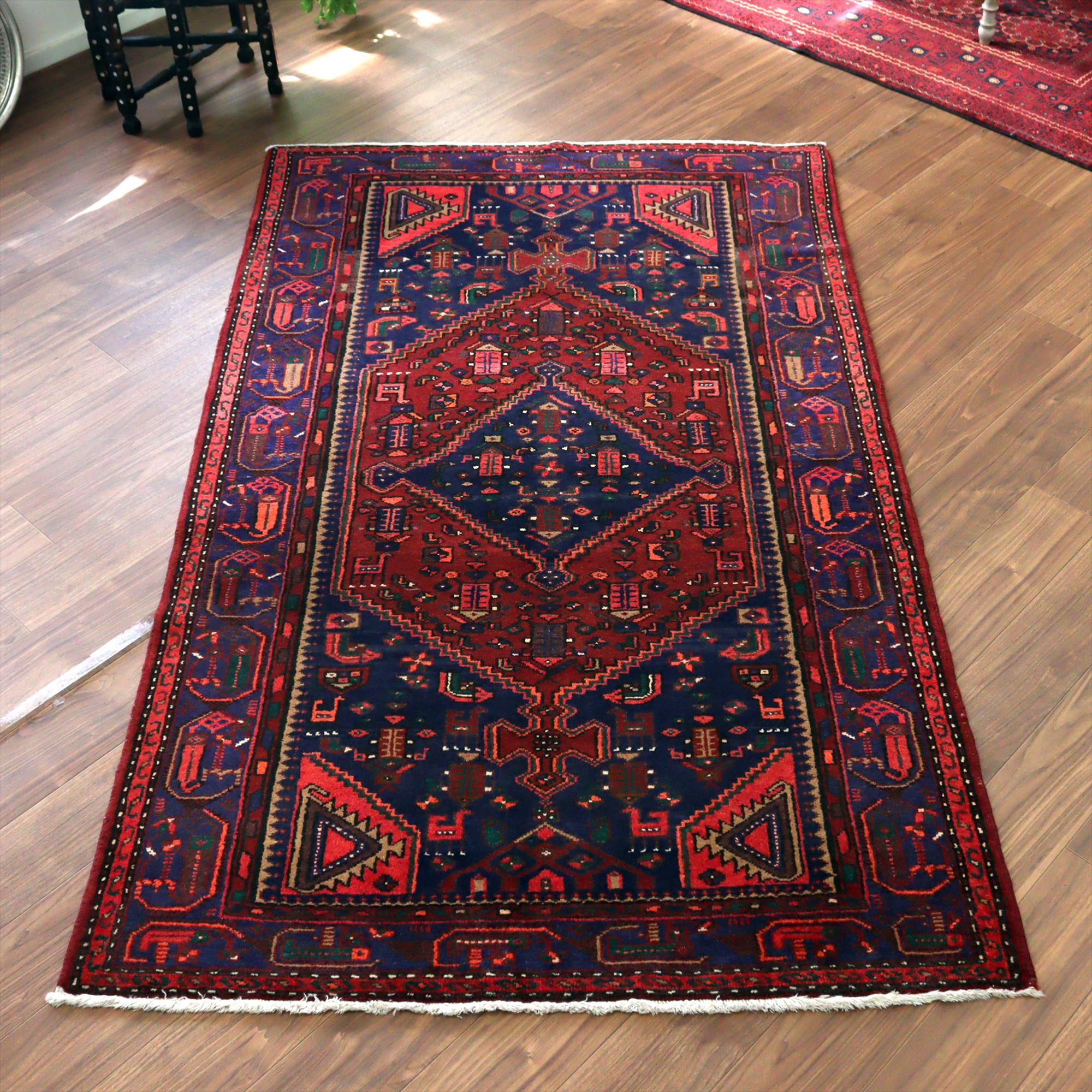 ヴィンテージラグ トライバルラグ パキスタン産（125×62cm）紺 赤 黒