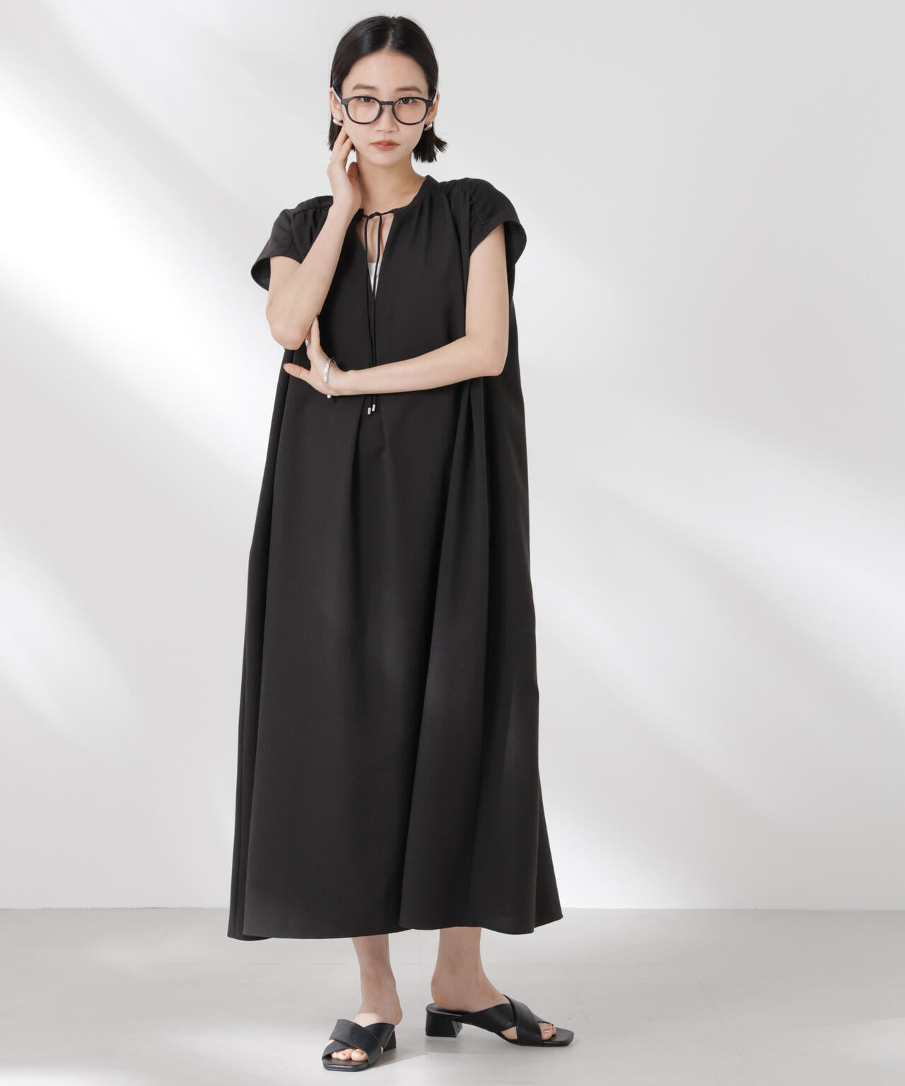 ギャザーショルダー フレアワンピース