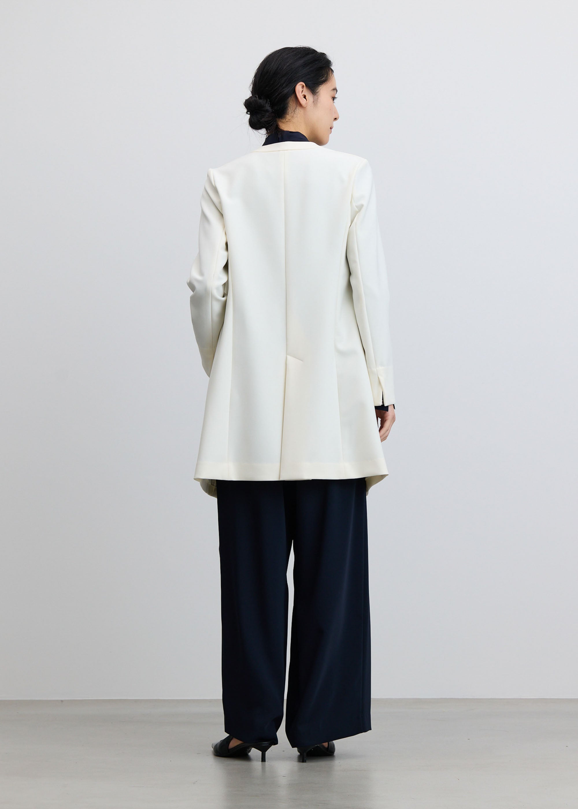 ロングノーカラージャケット - SOÉJU online store｜上質な大人の女性