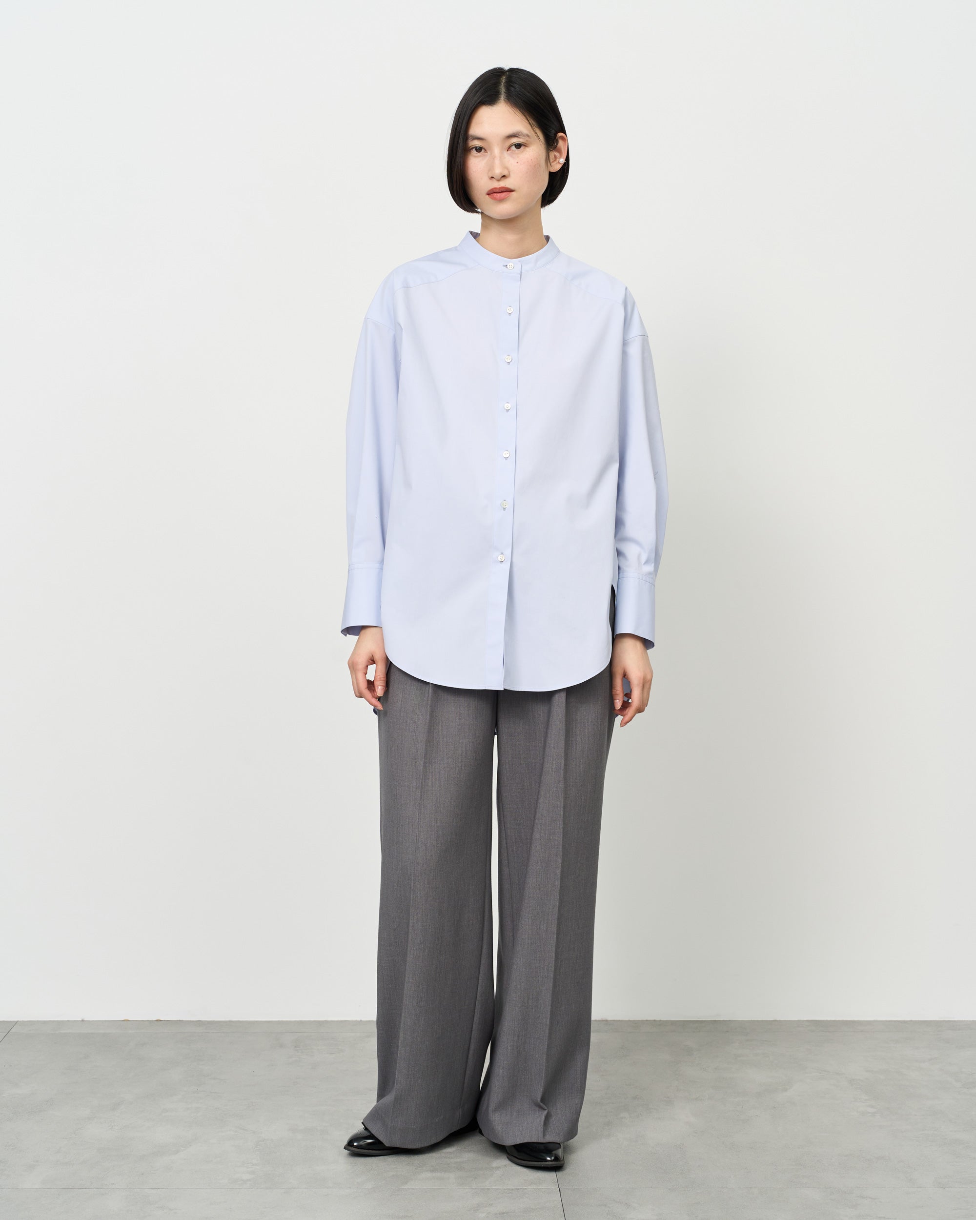 バンドカラーロングシャツ - SOÉJU online store｜上質な大人の女性の