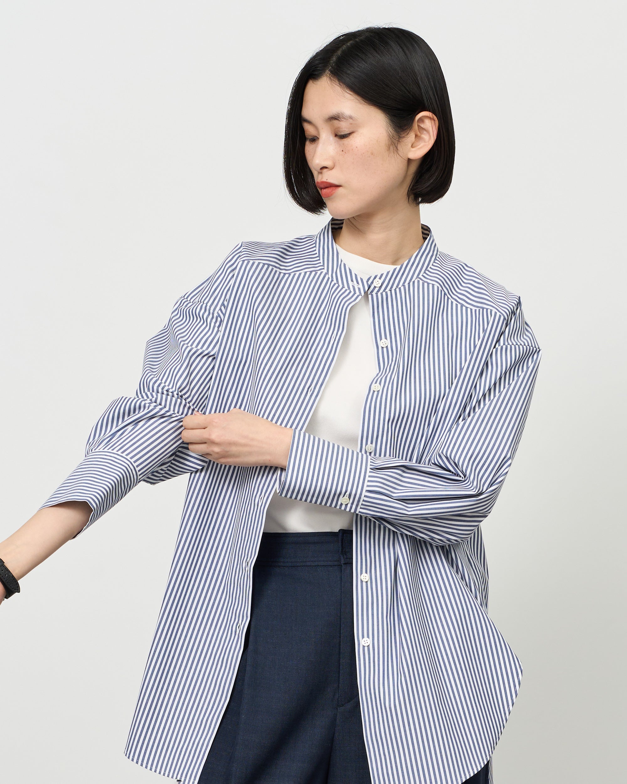 バンドカラーロングシャツ - SOÉJU online store｜上質な大人の女性の