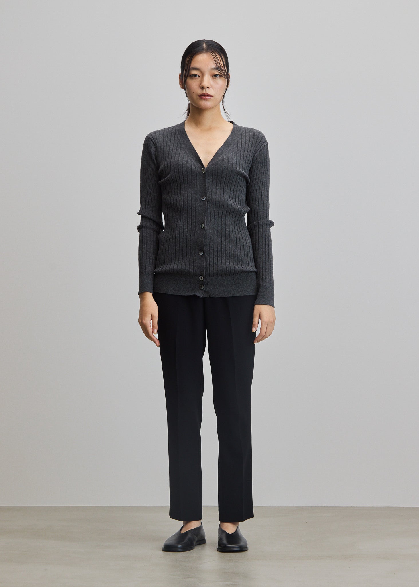 ワイドリブVネックカーディガン - SOÉJU online store｜上質な大人の