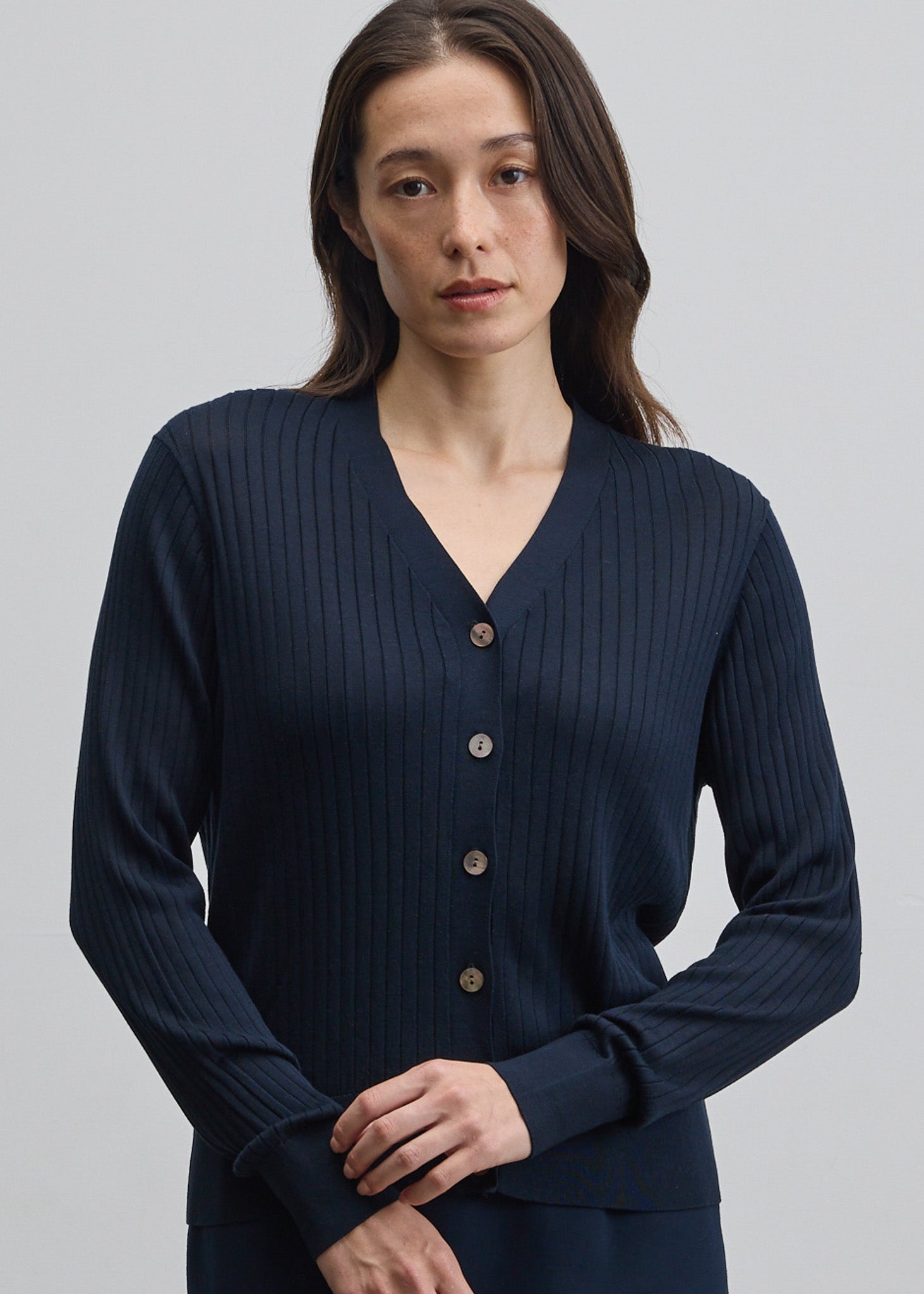 シルクワイドリブVネックカーディガン - SOÉJU online store｜上質な