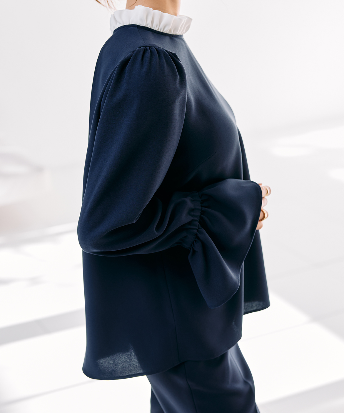 M Maglie le cassetto×吉田理紗》華やかちび衿フリルブラウス｜M