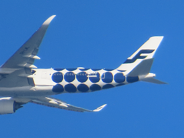 東京湾上空の飛行機 36（特別塗装機 フィンエアー x マリメッコ