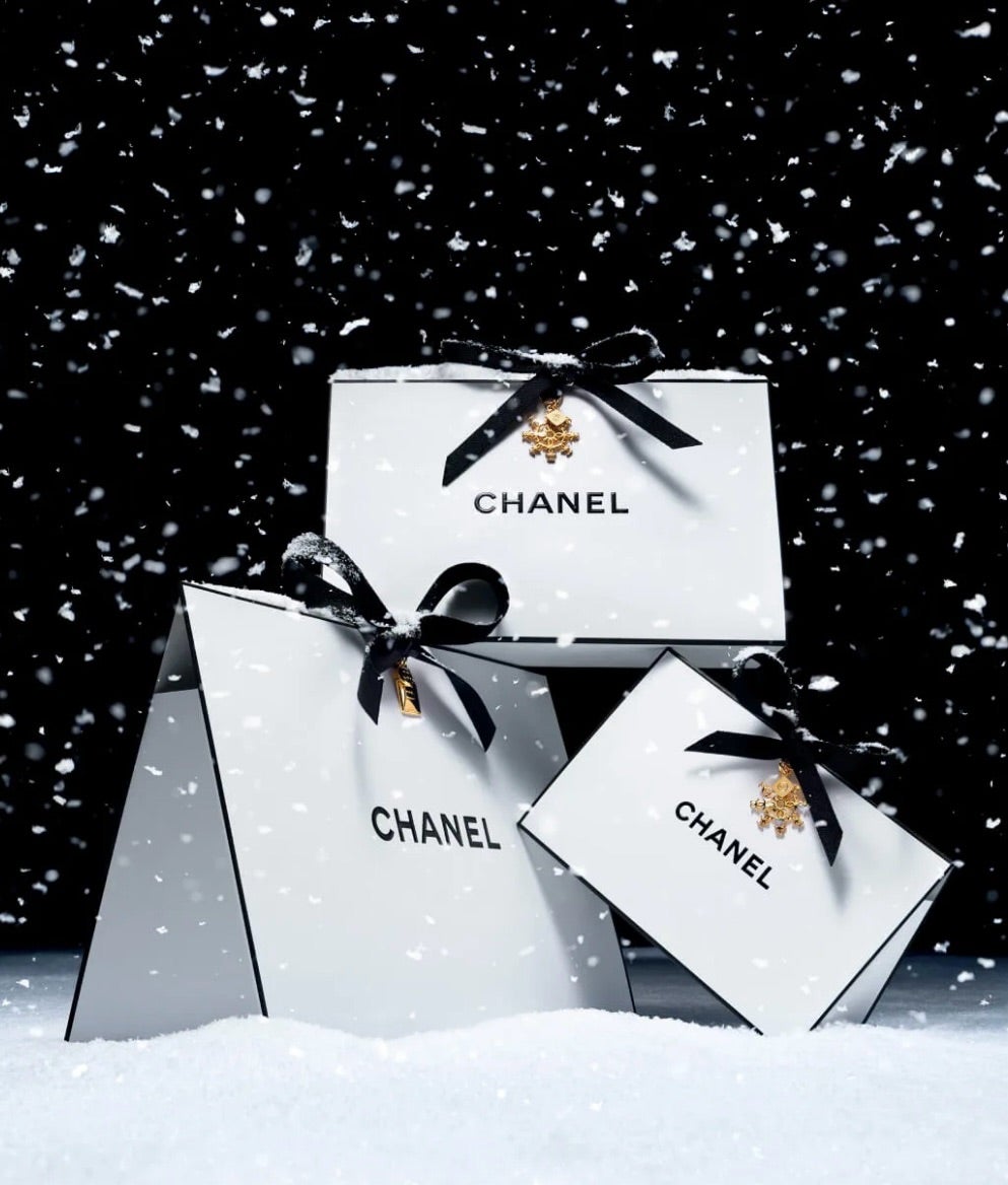 2024 CHANEL 限定ホリデーラッピング 今年のチャームはsnowflake