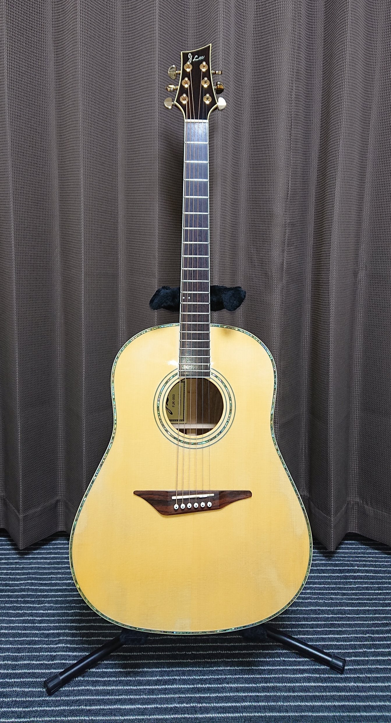 99年製 J.Leeギターの紹介 | イビツナタイヨウ∽