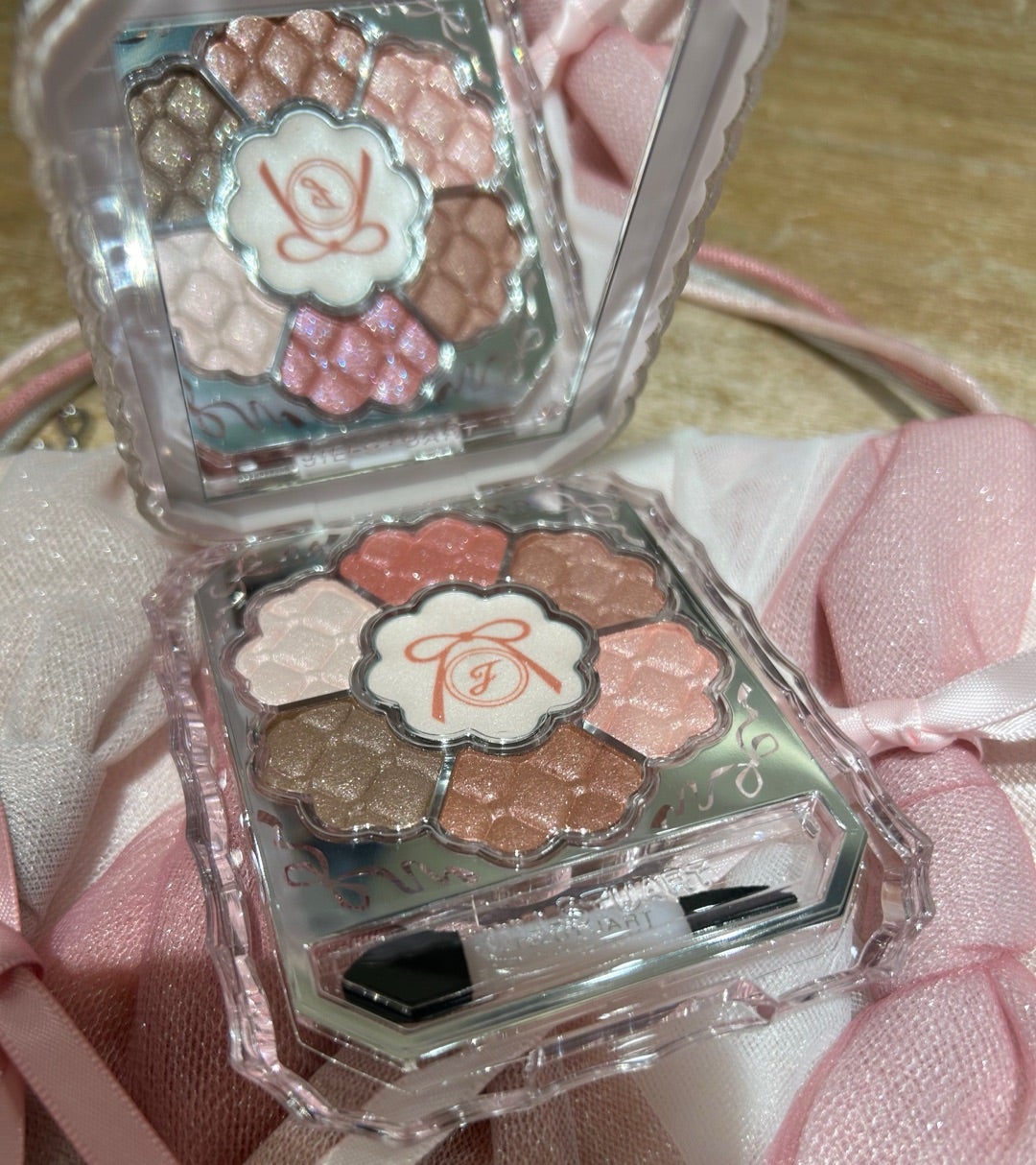 ジルスチュアート2025クリスマスコフレ｜開封レポ | スイッチひとつで