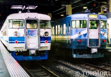 28年前、金沢にて北陸色475系と、七尾線色415系800番台の並び。 | 遠