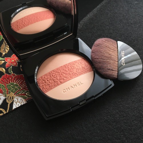 大活躍♪ シャネル 【限定】フェイスカラーパレット「ルミエール ドゥ