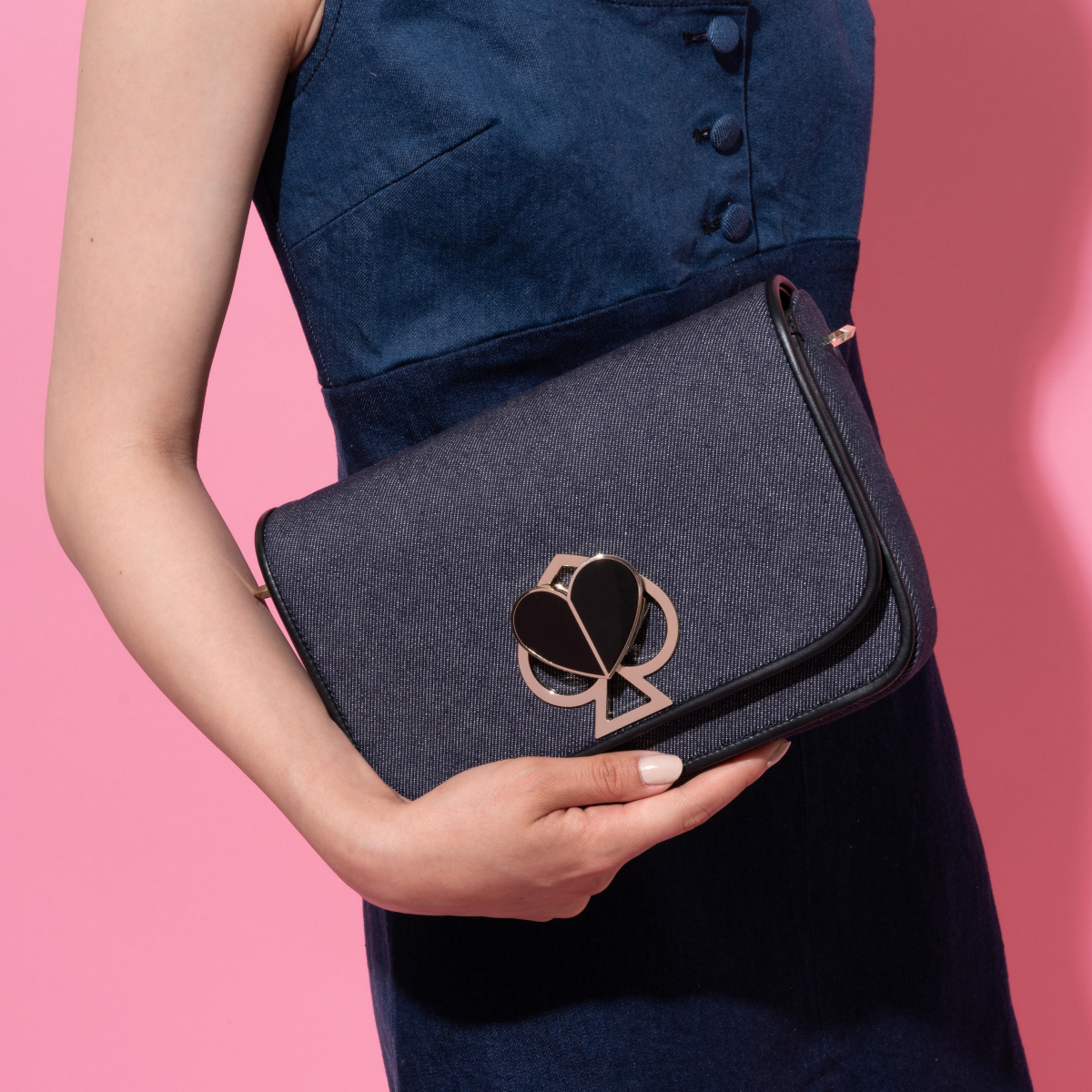 ケイト・スペード ニューヨークがブランド初の日本限定バッグ「ニコラ