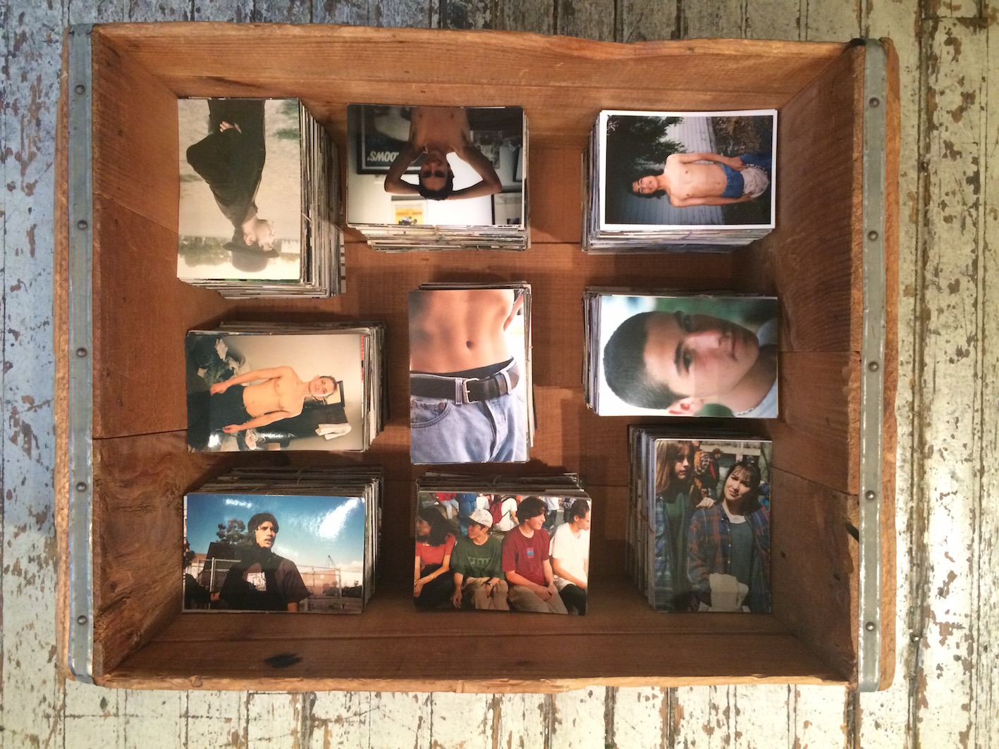 KIDS/キッズ』の映画監督ラリー・クラークの作品が購入できる展示会