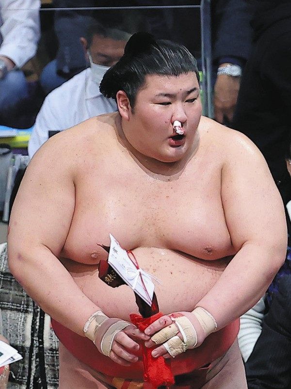 熱海富士が幕内初白星「懸賞も初めて受け取ってうれしかった」【大相撲