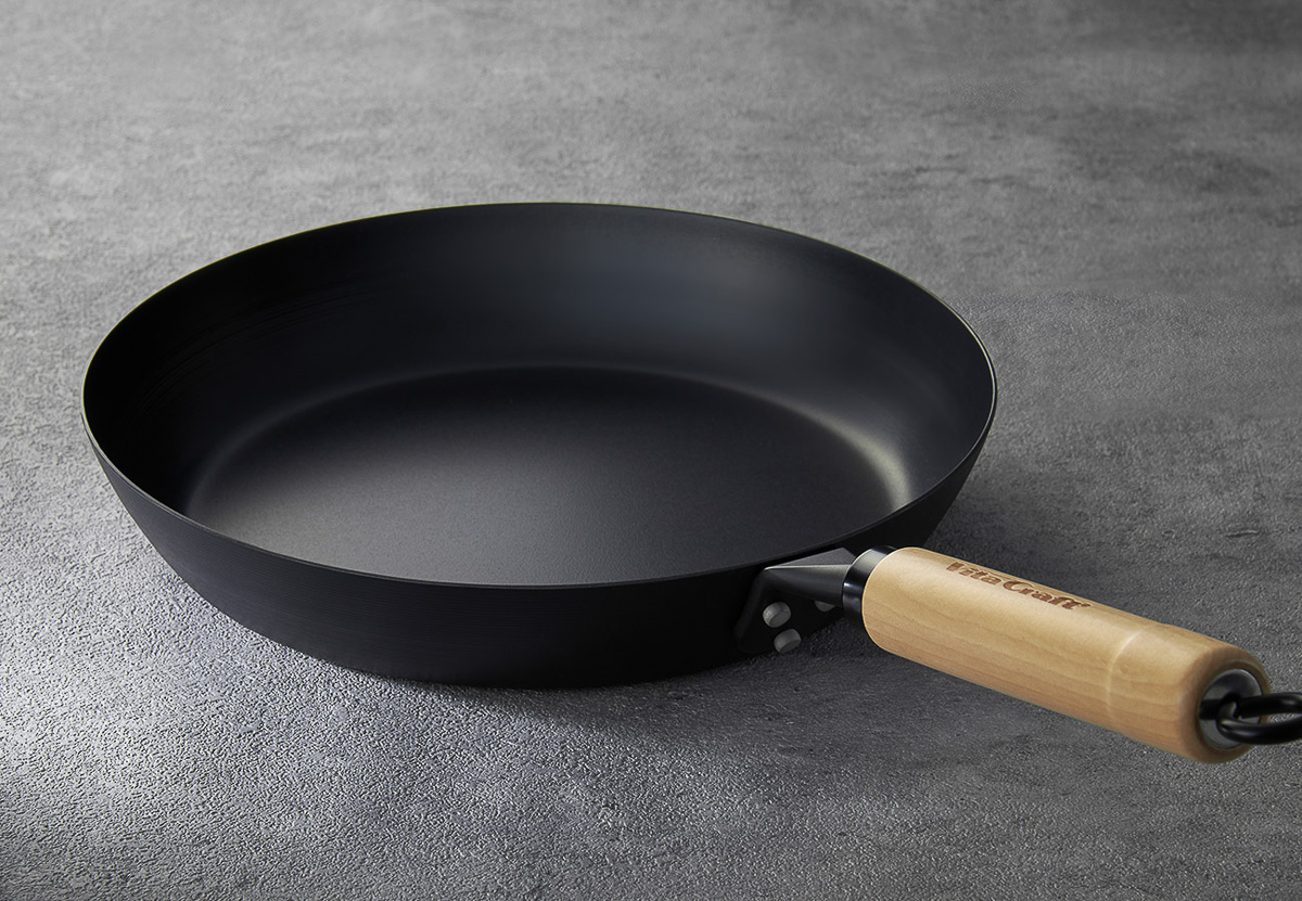 面倒なし！焦げ付きなし！気付けば育ってる鉄フライパンってスゴい