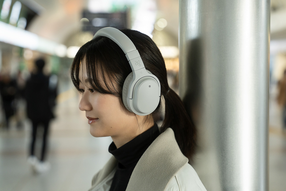 静寂を持ち歩く。agの新ワイヤレスヘッドホンはノイキャンオンリー