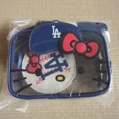 値下げしました！ドジャース ハローキティ クロスボディバッグ 8/5