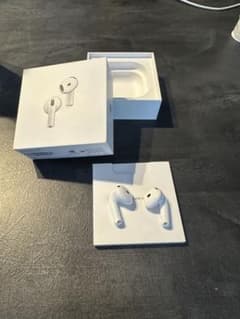 AirPods 第4世代 ノイズキャンセリング 両耳 充電ケース無し - メルカリ
