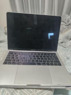 macbook pro 2018, 13 inchi(ジャンク)完全に壊れている - メルカリ