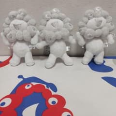 白ミャクミャク ボールチェーンマスコットABC 3点セット - メルカリ