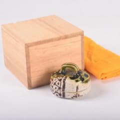 茶道具 織部焼 山口錠鉄作 香合 時代箱 V 8373 - メルカリ
