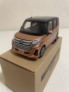 トヨタ ルーミー 1/30スケールミニカー オレンジ - メルカリ