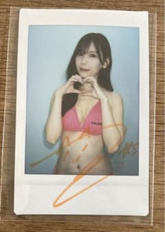 明里つむぎ 直筆サイン入り チェキ - メルカリ