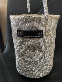 お値引き meongblue シルバー バッグ タッセル付き - メルカリ