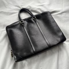 Louis Vuitton エピ ポルトドキュマン(Watchworld様専用) - メルカリ