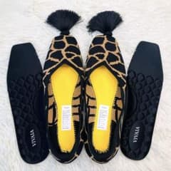 極美品】希少VIVAIA 38 キリン柄 スクエアトゥ シュークリップタッセル