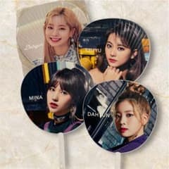 TWICE うちわ 4枚セット BDZ / WORLD tour2019 - メルカリ