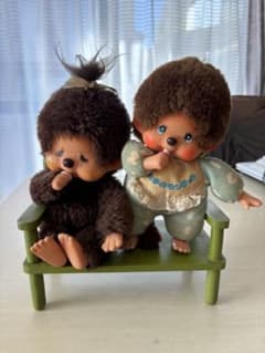 ふた子のモンチッチ 2つセット ベンチ付き - メルカリ