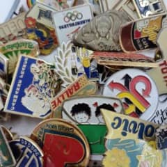 S122 30個 フランス ピンバッジ 大量 まとめ売り まとめて セット 卸売