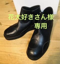 Qreal ☆ ドット柄デザインショートブーツ革靴（新品タグ付） - メルカリ