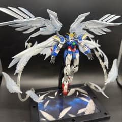 RG ウイングガンダム ゼロ EW全塗装完成品 セラフィムフェザー付き