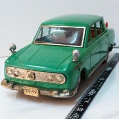 イチコー【ダットサン ブルーバード410ピニンファリーナ黄緑】ブリキ製