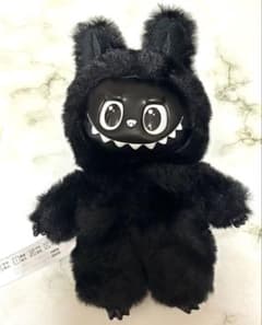 黒 LABUBU ラブブぬいぐるみ - メルカリ