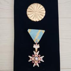 めだかの学校様専用瑞 宝章 金色星型勲章 リボン付き - メルカリ