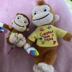 即発送】USJ おさるのジョージキーホルダー - メルカリ