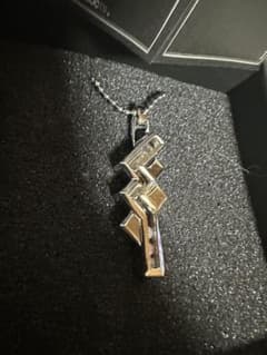 ファイナルファンタジー XIII ライトニング シルバーペンダント 公式品